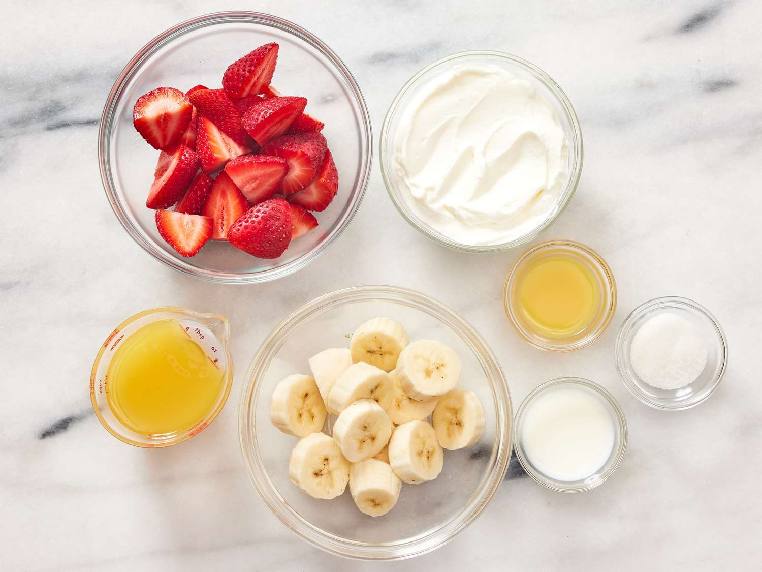 How to Make Greek Yoghurt Smoothies with Indian Fruits 1 AR 215189 fruit and yogurt smoot